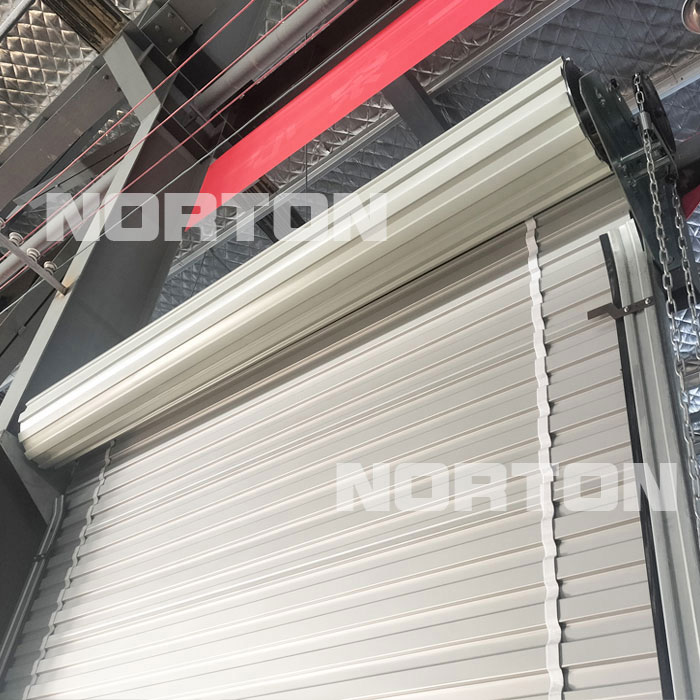 Pandhuan Instalasi kanggo Roll munggah lawang: Apa Sampeyan Mbayar manungsa waé kanggo Rincian Iki?