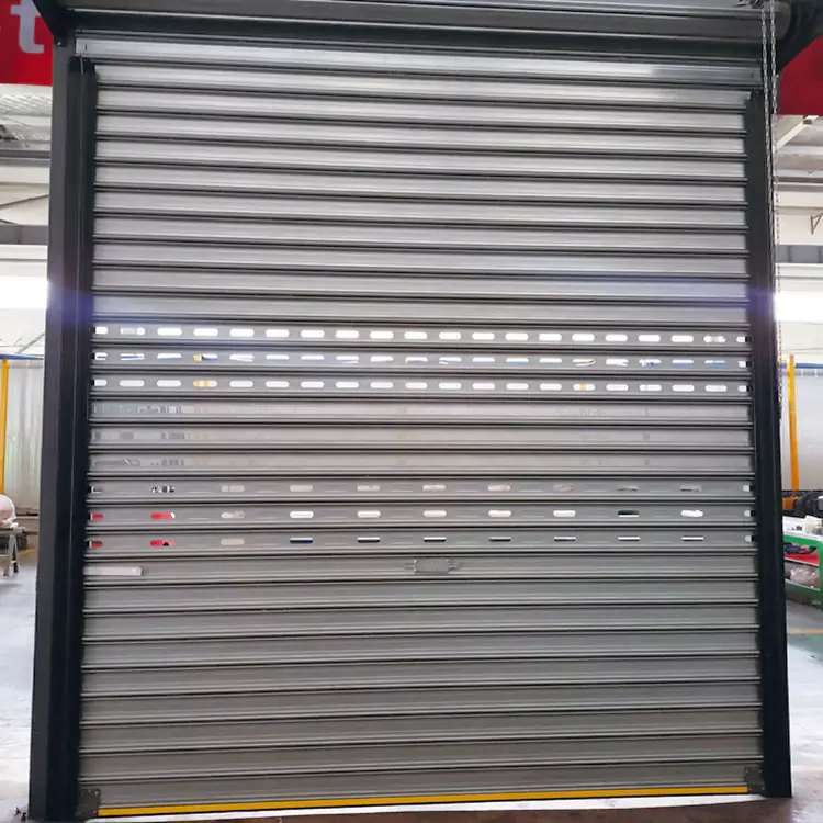 Napa Pintu Rolling Baja Bukti Angin Penting kanggo Keamanan Industri Modern?