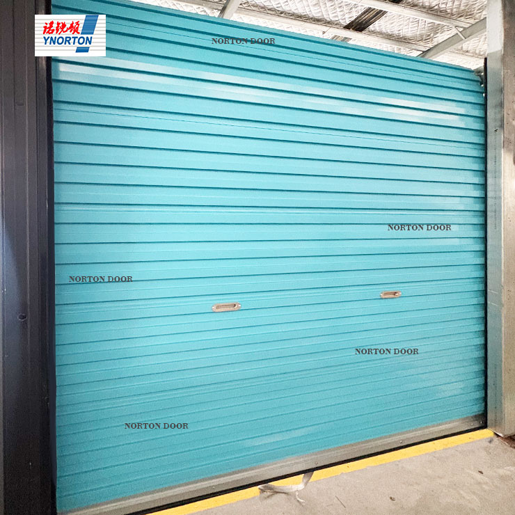 Pintu biru